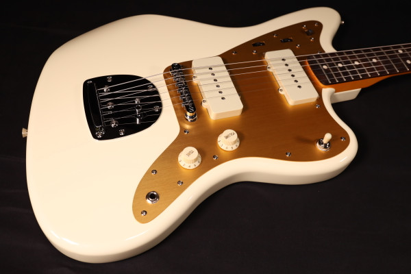 Squier J Mascis Jazzmaster - Laurel Fingerboard - Gold Anodized Pickguard - Vintage White 182