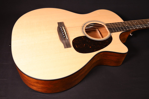 Martin GPC-16E Auditorium Guitar Spruce Top with Mahogany Back and Sides 948