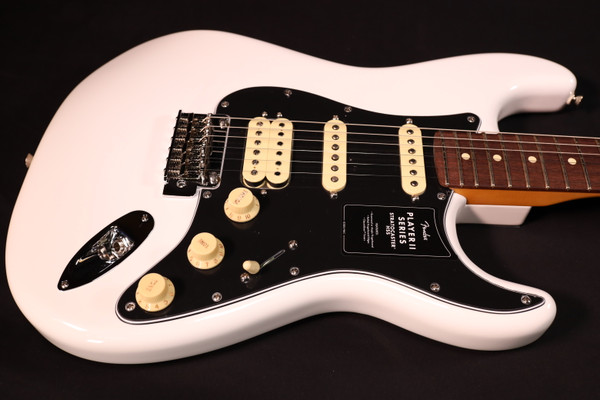 Fender Player II Stratocaster HSS Rosewood Fingerboard Polar White 151