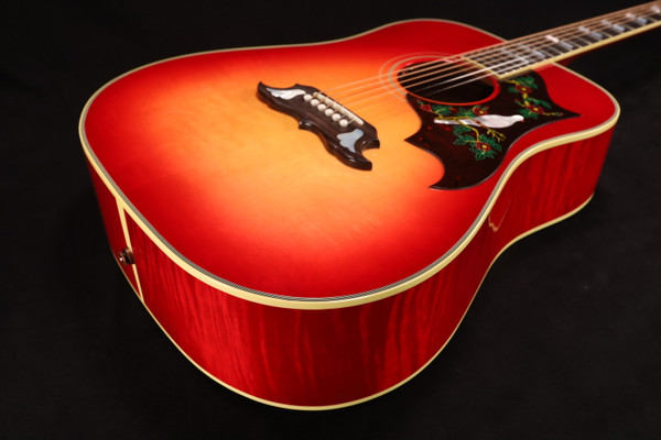 Gibson Dove Original Square Shoulder Dreadnought Vintage Cherry Sunburst - OCSSDOVCS 036 Gibson Dove Original Square Shoulder Dreadnought Vintage Cherry Sunburst - OCSSDOVCS 036