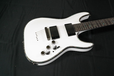 ギター SCHECTER HELLRAISER C-1 WHT Schecter Hellraiser C-1 Electric Guitar, Gloss White at Gear4music
