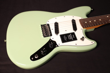 Fender Player II ベース用ペグ Fender Player II ベース用ペグ【公式
