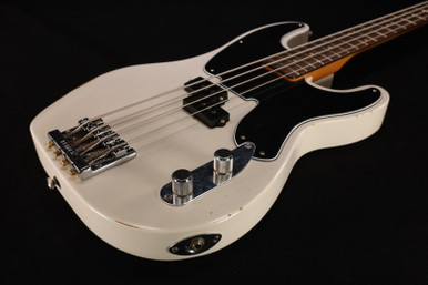 ベース Fender Mike Dirnt Precision Bass Mike Dirnt Road Worn® Precision Bass® – Fender
