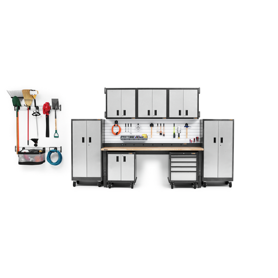 Gladiator® 6' Wide 9-Outlet Workbench Powerstrip GAAC68PSDG