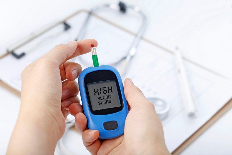 How to Choose the Right Blood Sugar Monitoring Device for Daily Use in 2026