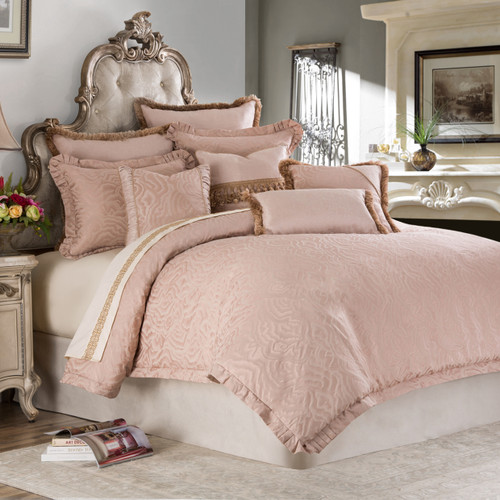 Rouge Bedding