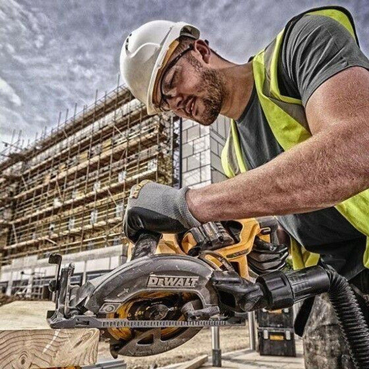 DEWALT DCS577T2 FlexVolt XR High Torque Circular Saw 18/54V 2 x 6.0/2.0AH Li-ion