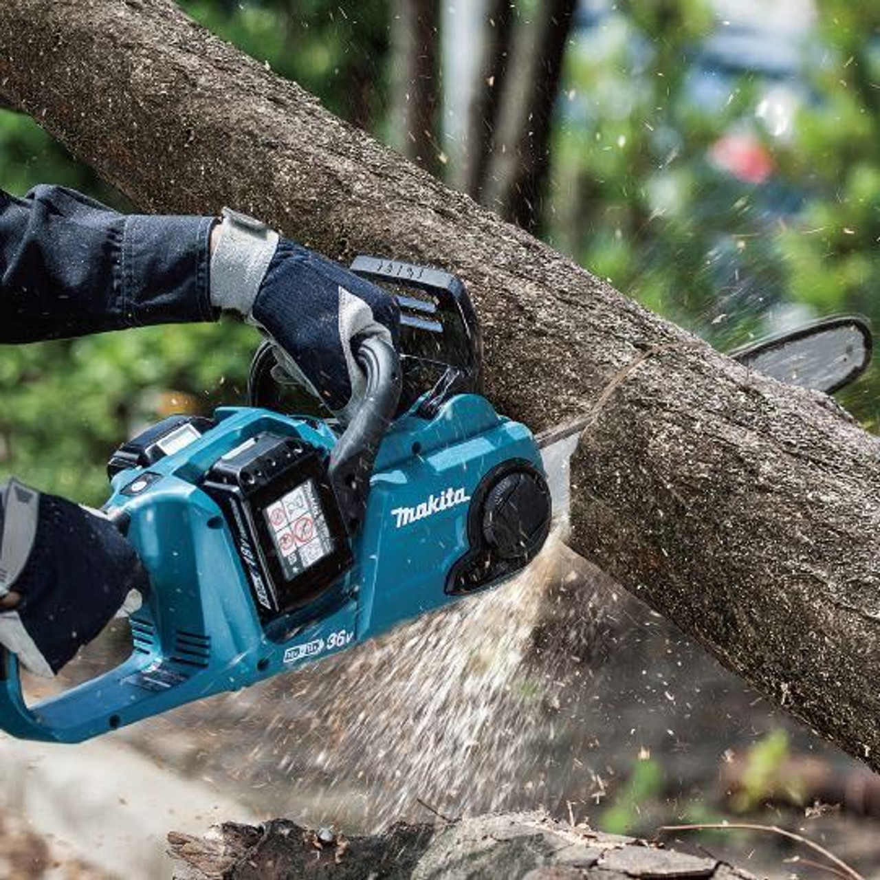 Makita DUC353PT2 36V (Twin 18V) Cordless Brushless 350mm Chainsaw (2 X 5.0AH)