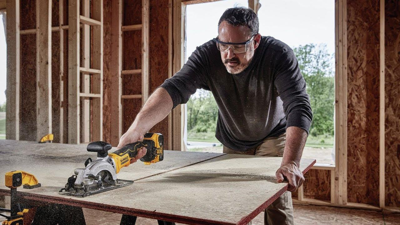 Dewalt DCS571N 18V 115mm Li-ion XR Brushless Compact Circular Saw - Body Only