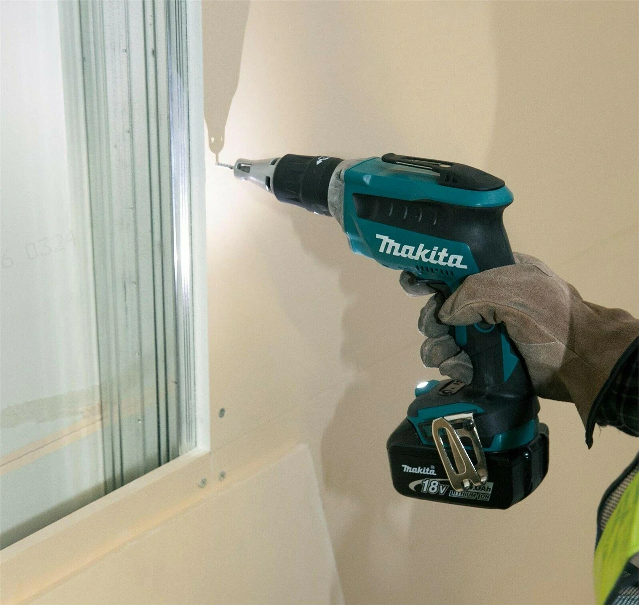 Makita DFS452FJX2 18V LXT Brushless Autofeed Screwdriver Kit