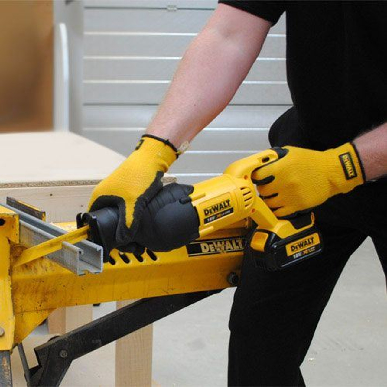 Dewalt DCS380N 18V XR li-ion Reciprocating Saw (Body Only)