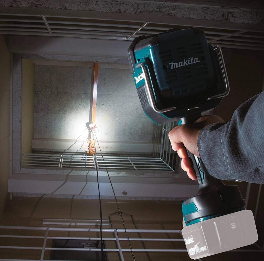 Makita DML812 18v High Power Flashlight Torch - Body Only