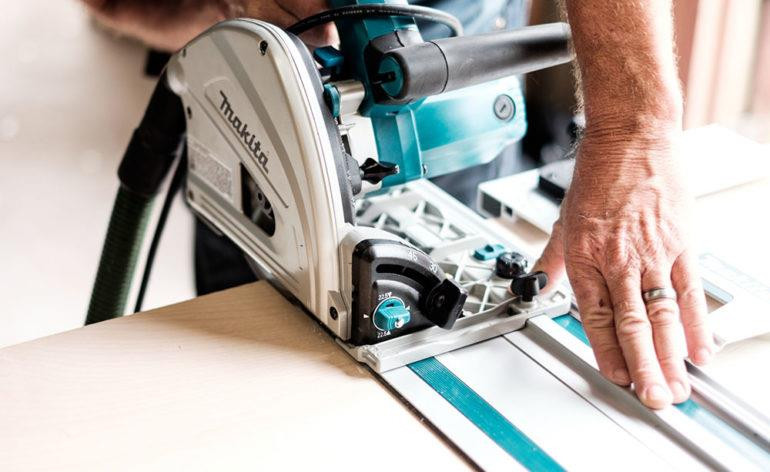 Makita SP6000J1 Plunge Cut Circular Saw 165mm 240v + 2 x 1.5m Guide Rail + Connector +Case