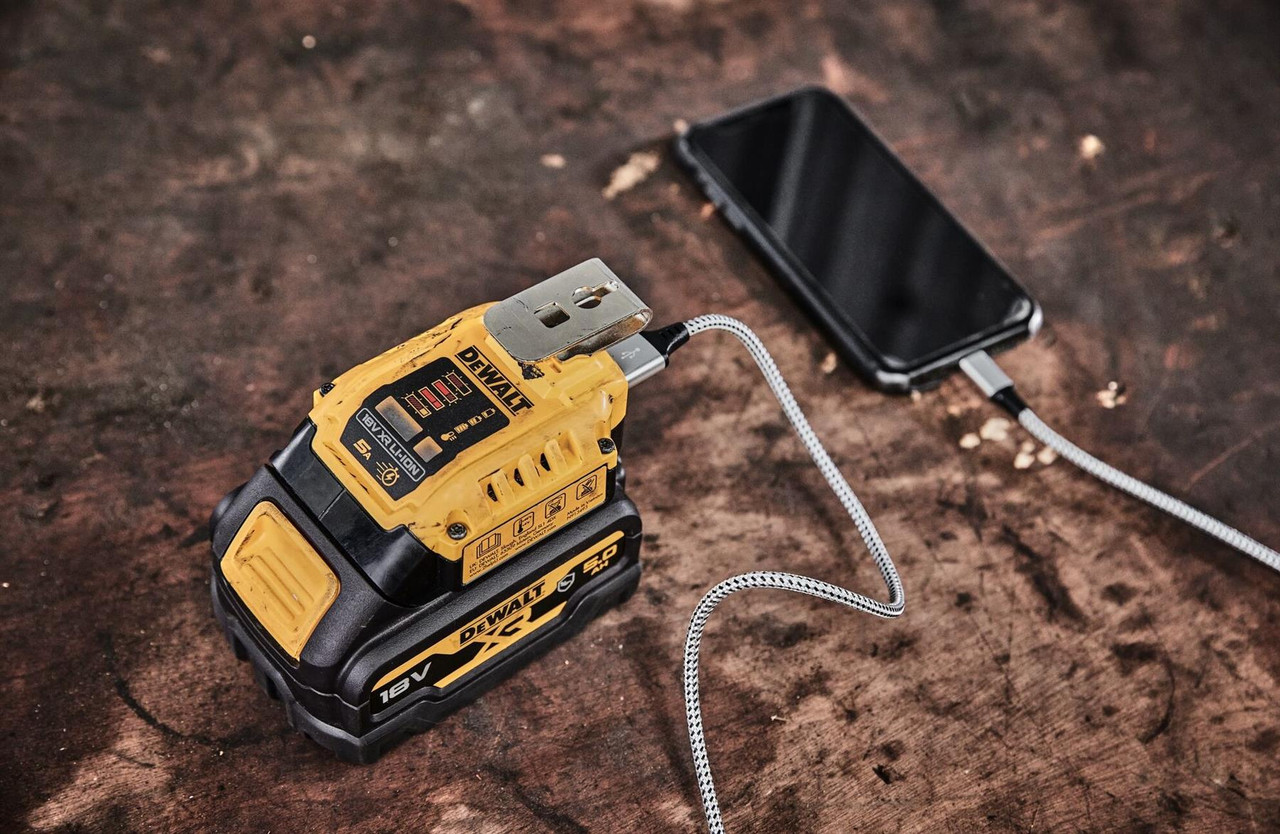 Dewalt 5A USB 2-Way Power Delivery Charging Kit 18V XR DCB094K