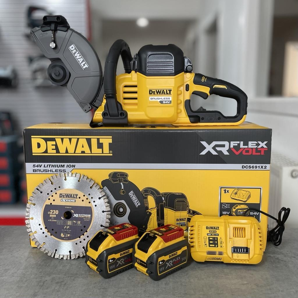DEWALT DCS691X2-GB 2x9Ah 54v XR Flexvolt 230mm Cut-Off Saw - Includes Diamond Blade