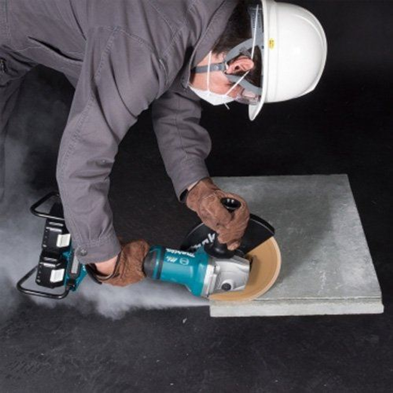 Makita DGA900Z Angle Grinder 230mm 18V / 36V Cordless li-ion - Body Only