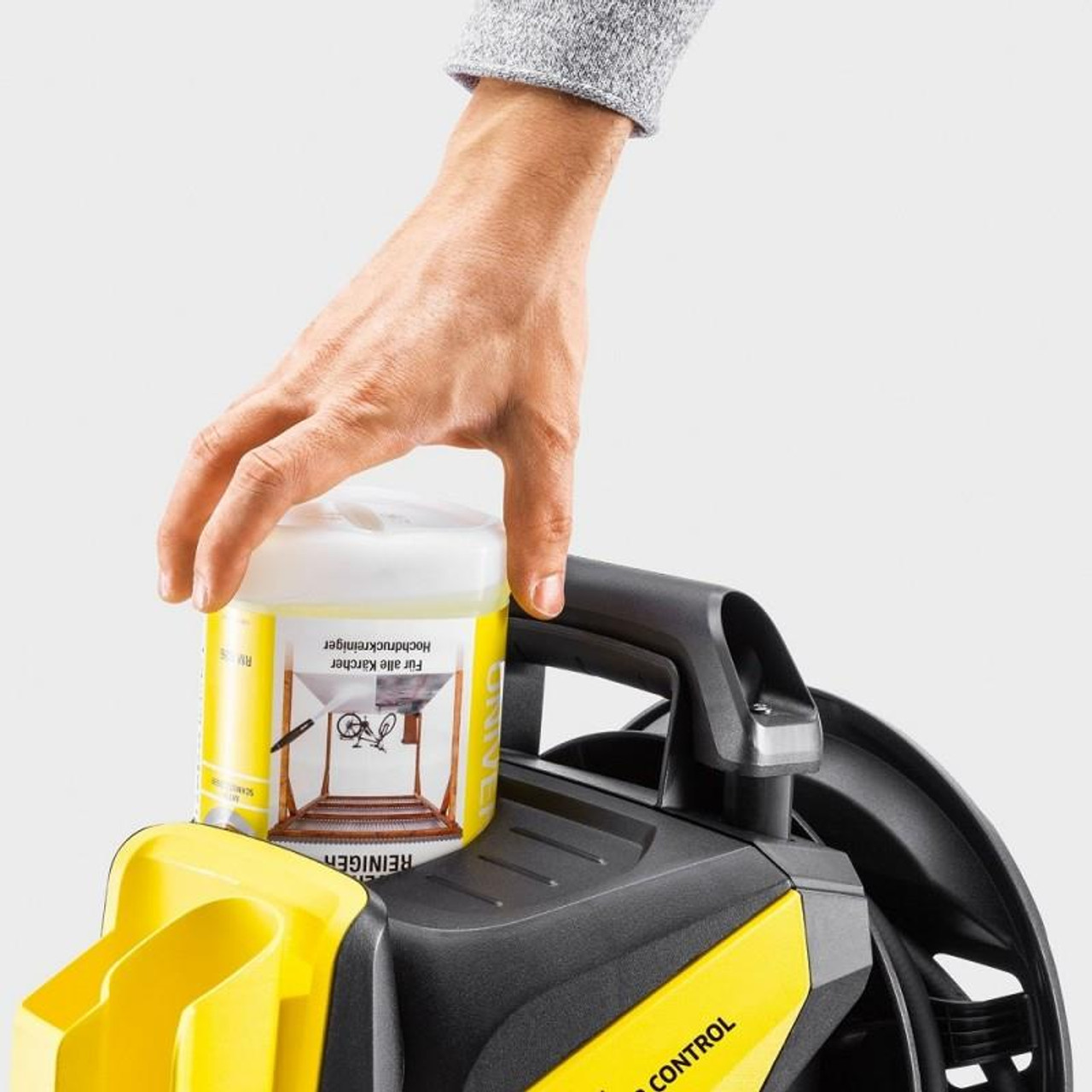 Karcher 1L Universal Cleaner Plug and Clean, Pressure Washer Detergent 62957530