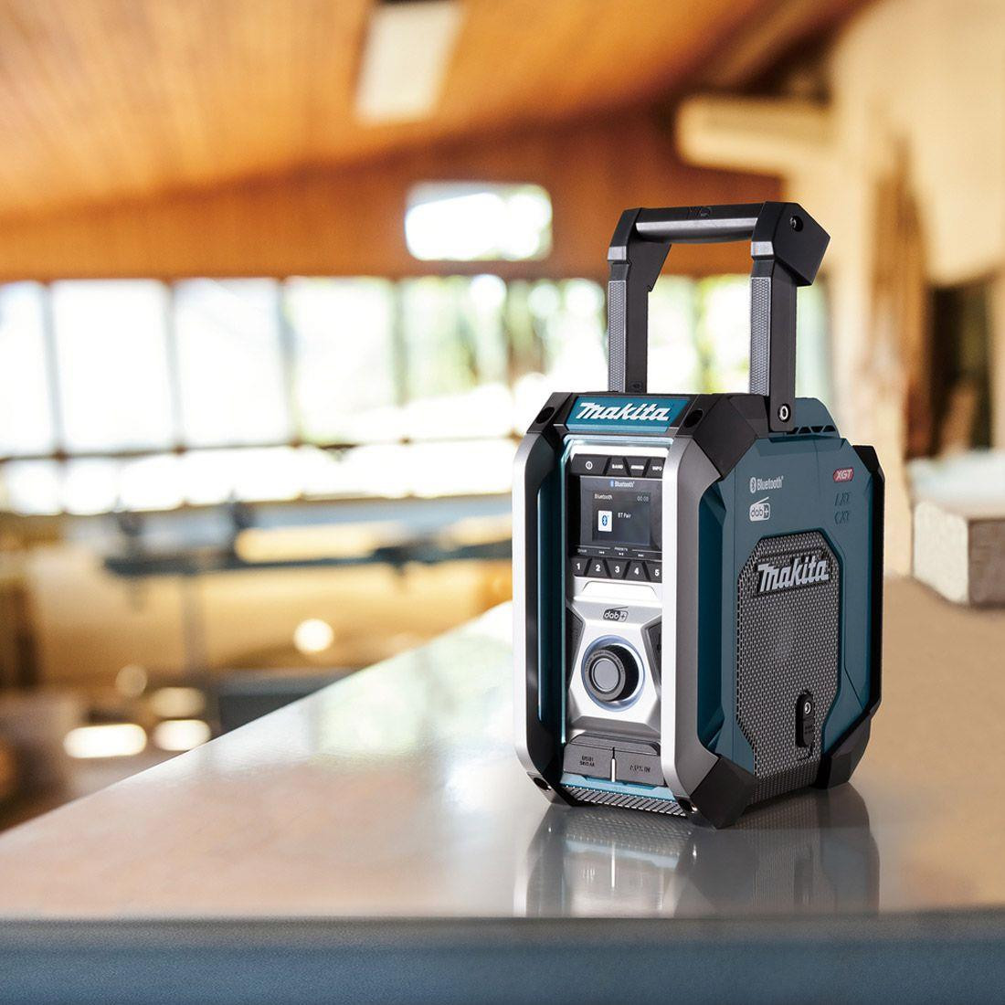 Makita MR007GZ 12v/14.4v/18v/40v Max XGT Bluetooth DAB/DAB+ Digital Job Site Radio - Body Only