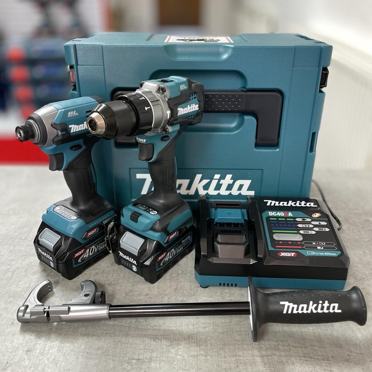 Makita DK0176G205 40V XGT 2 Piece Brushless Kit with 2x 2.5Ah Batteries, Charger & MAKPAC Case