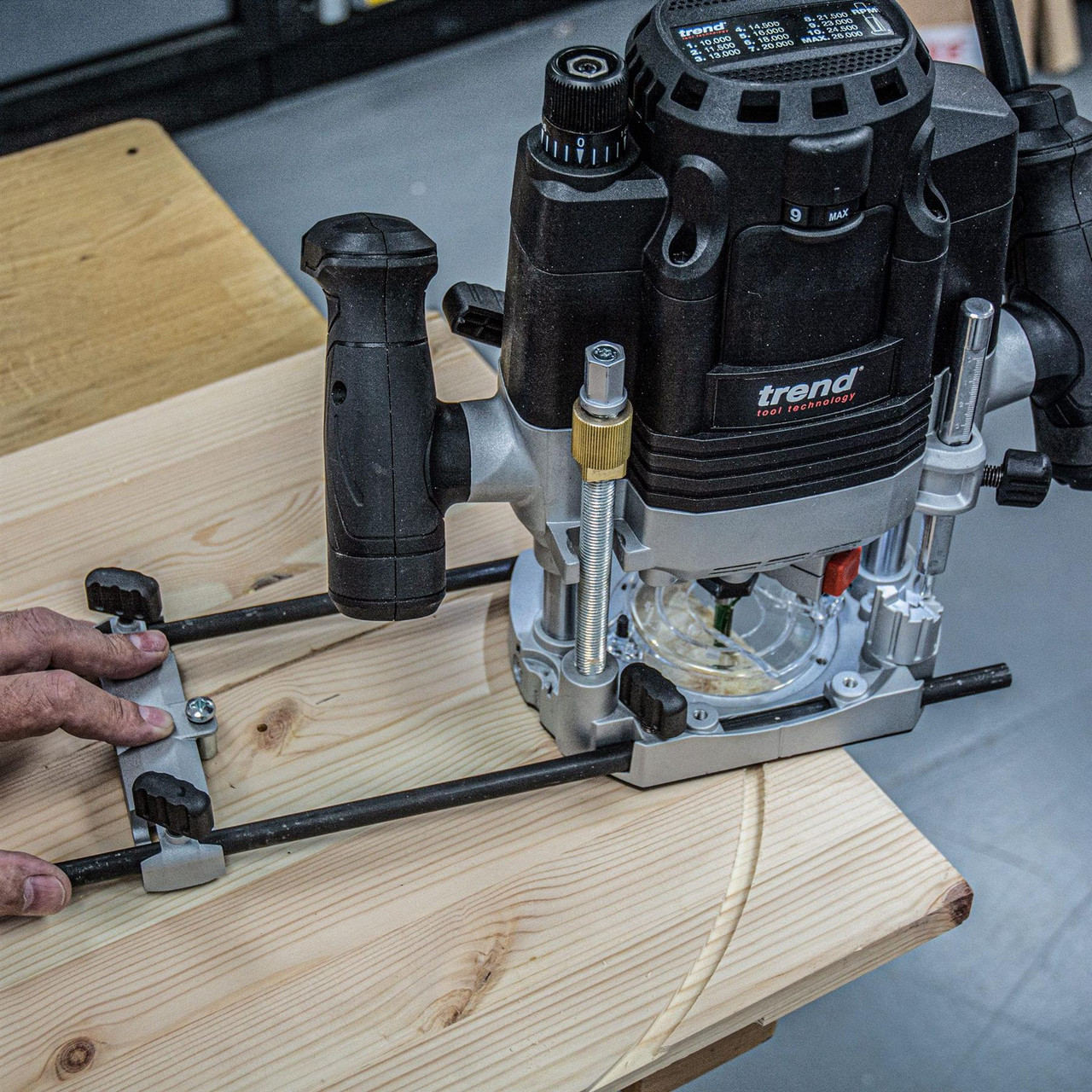 Trend T8EK 240V 1/2in 2200W Router 80mm Deep Plunge Cut Router Table Compatible