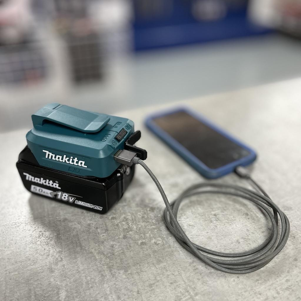 Makita GBAADP05O USB Li-Ion Battery Charger Adaptor For 14.4V & 18V Olive Green