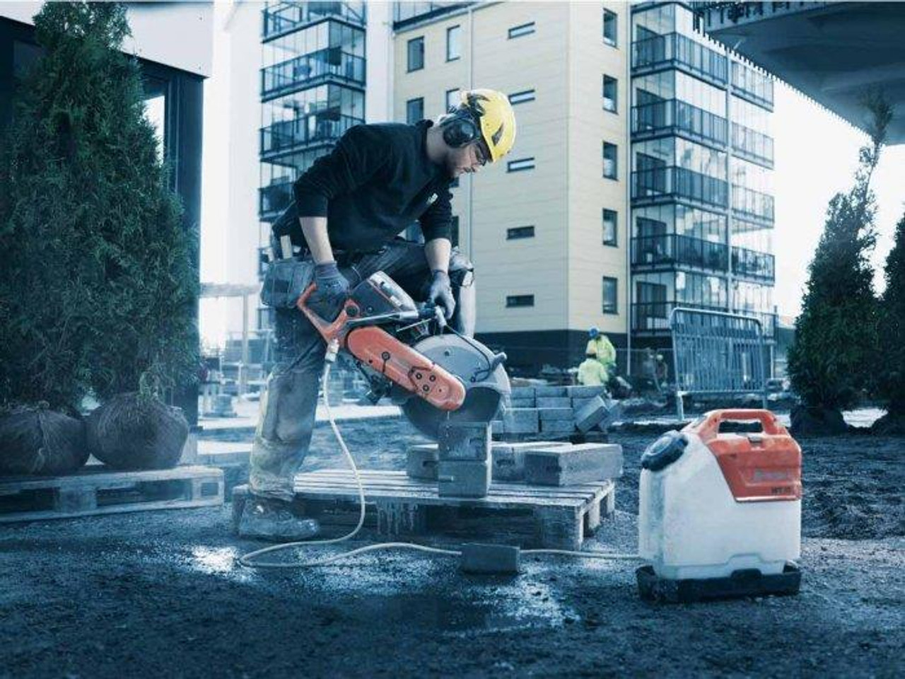 Husqvarna K770 12" 300mm Petrol Disc Cutter