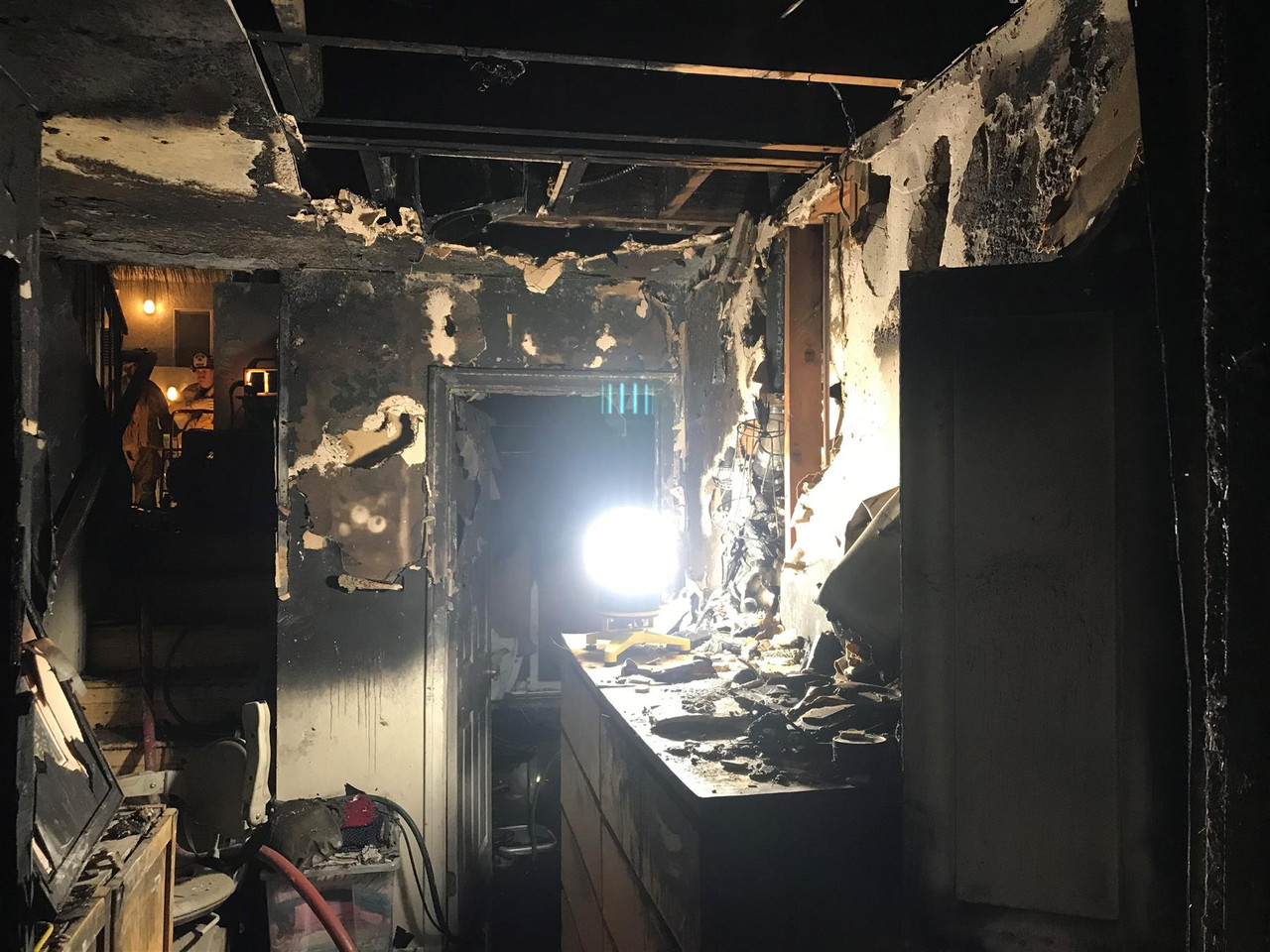 Lind 360 LED Rechargeable Beacon with Tripod, BEACON360C