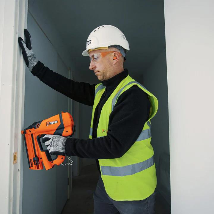 Paslode IM65 F16 2.1Ah Cordless 2nd Fix Straight Brad Nailer - 916575 