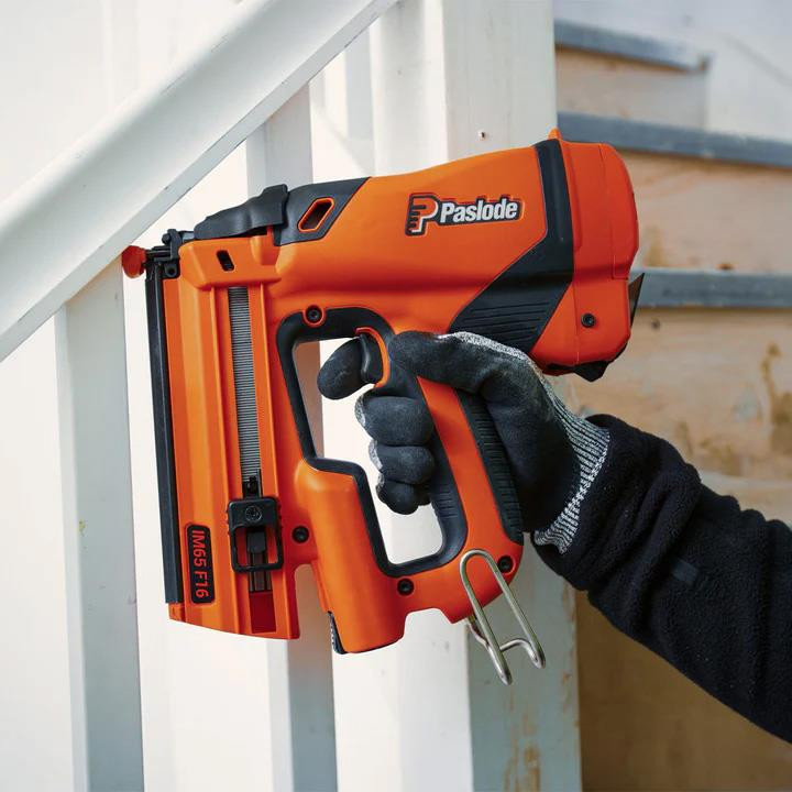 Paslode IM65 F16 2.1Ah Cordless 2nd Fix Straight Brad Nailer - 916575 