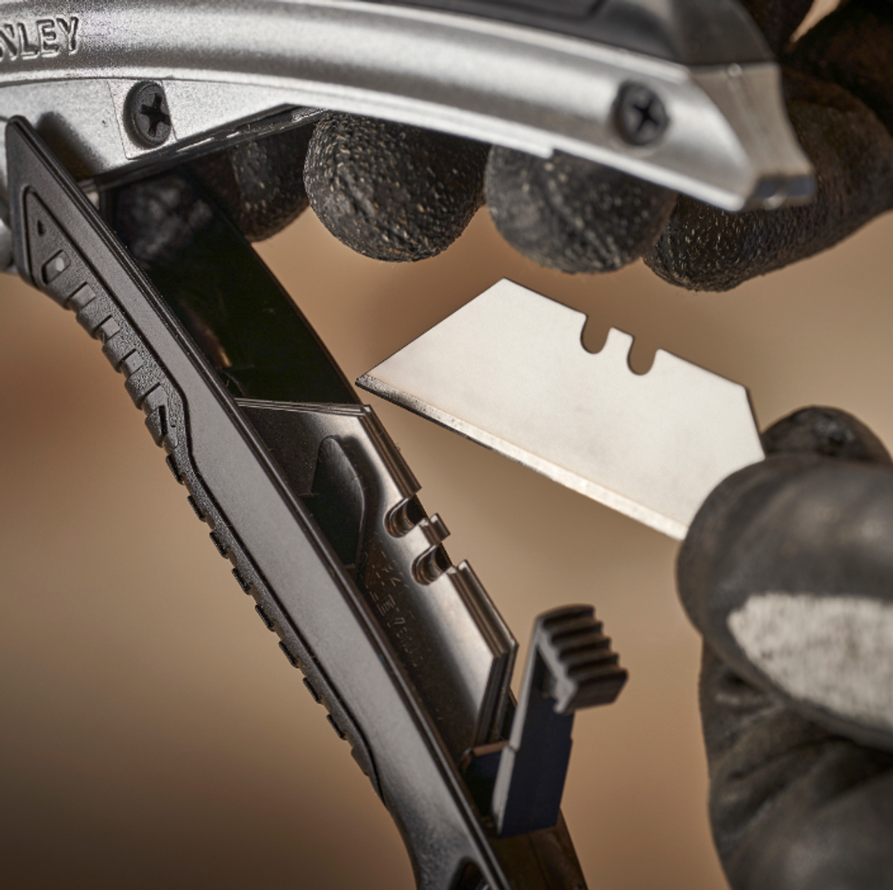 STANLEY INSTANTCHANGE Retractable Blade Utility Knife