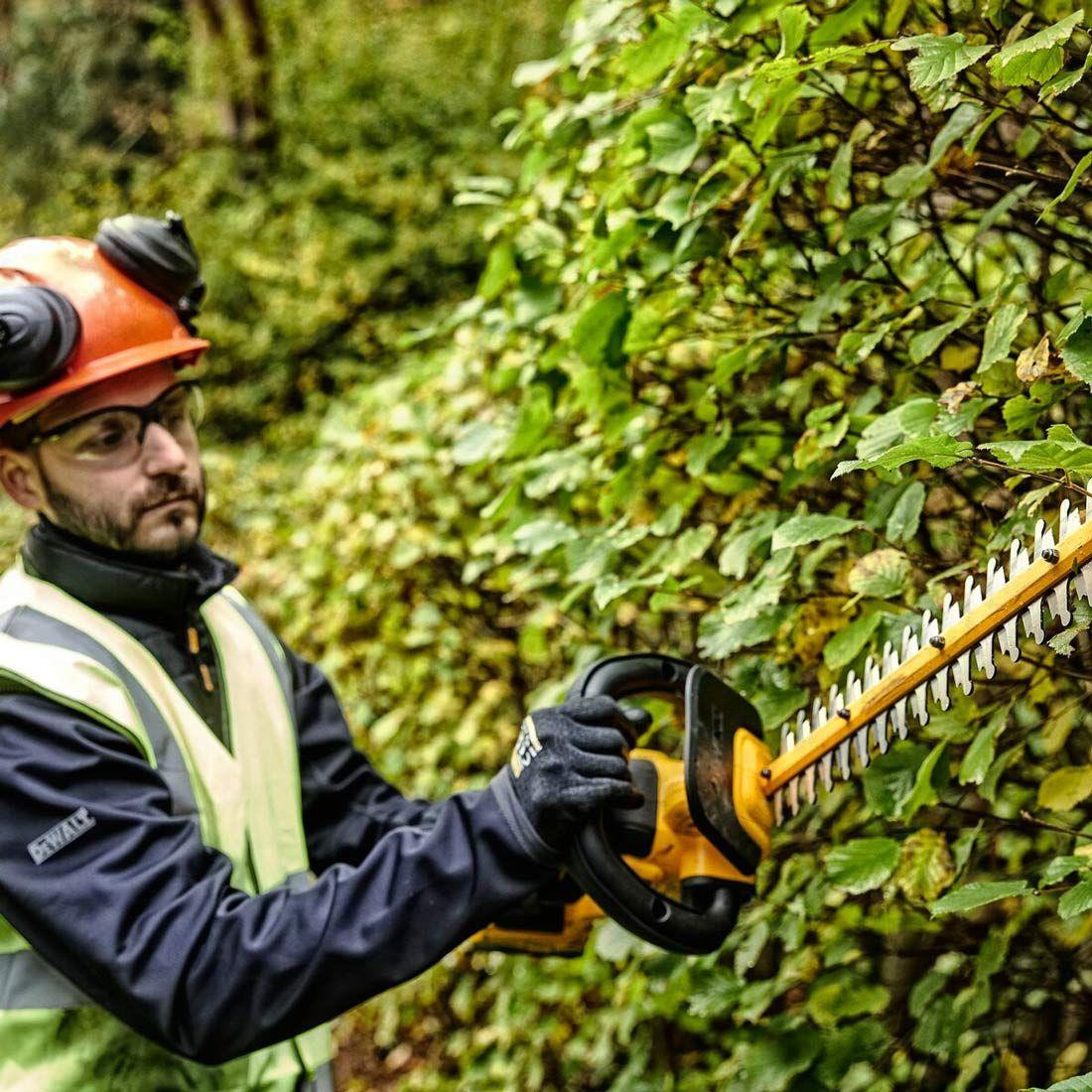 DeWalt DCMPH566N-XJ 18V XR Brushless Pole Hedge Trimmer - Bare Unit
