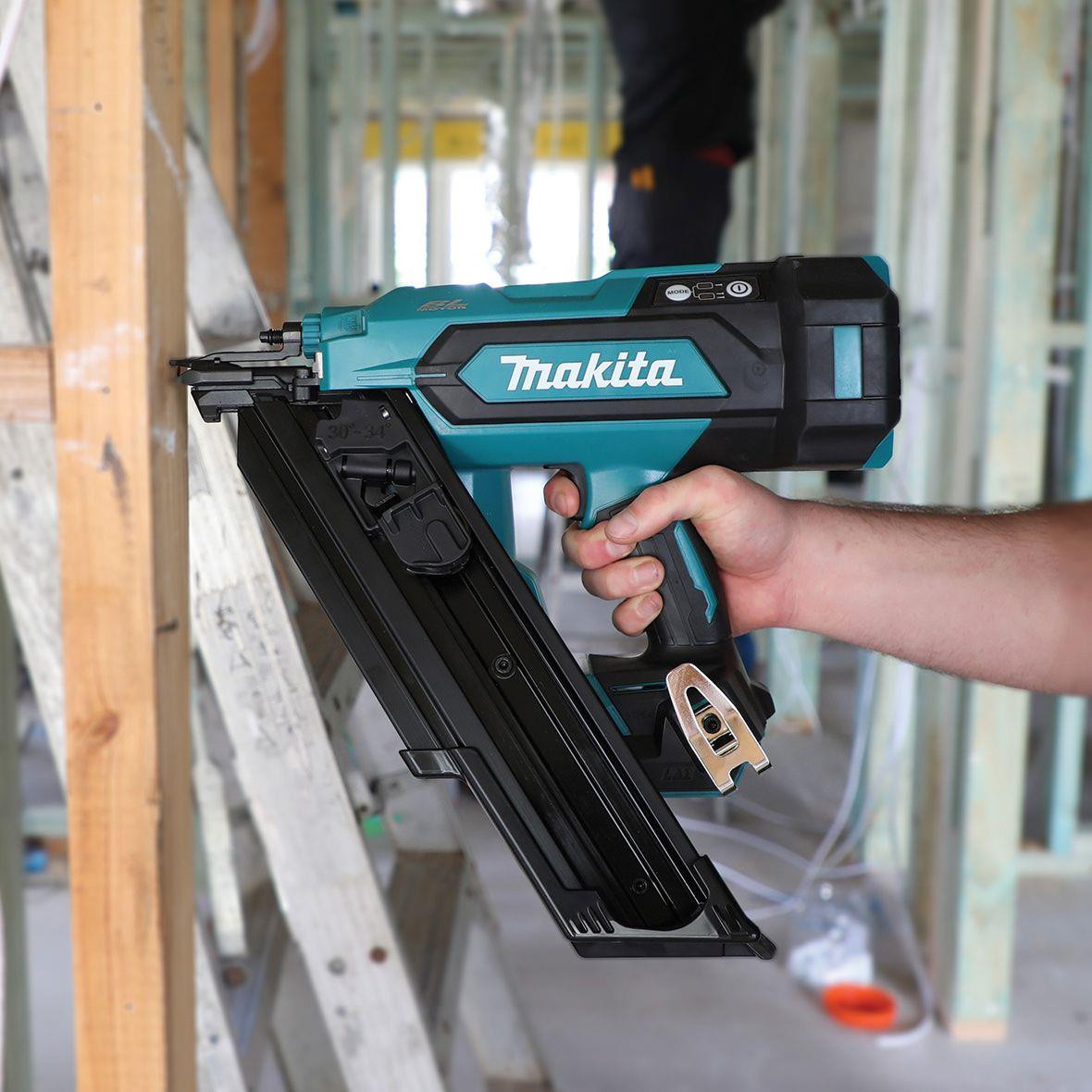 Makita Framing Nailer DBN900ZK Cordless Brushless 18V LXT with Carry Case - Body Only