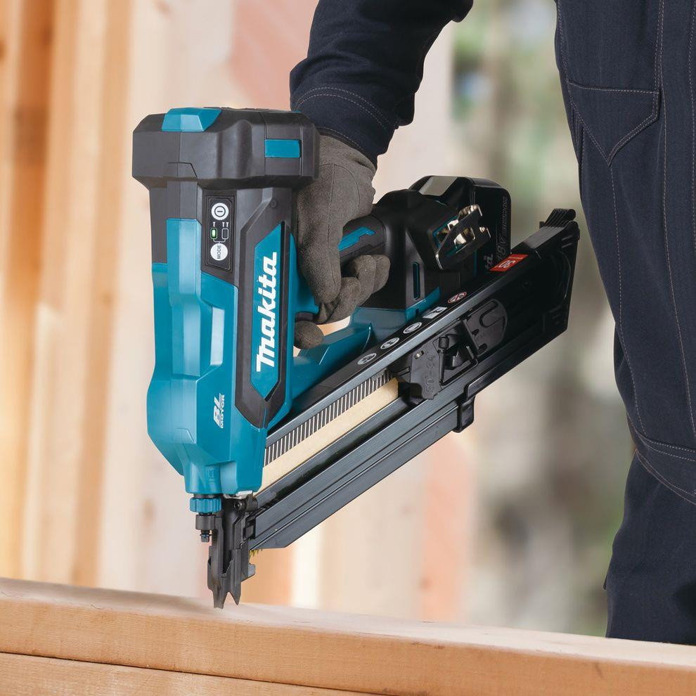 Makita Framing Nailer DBN900ZK Cordless Brushless 18V LXT with Carry Case - Body Only