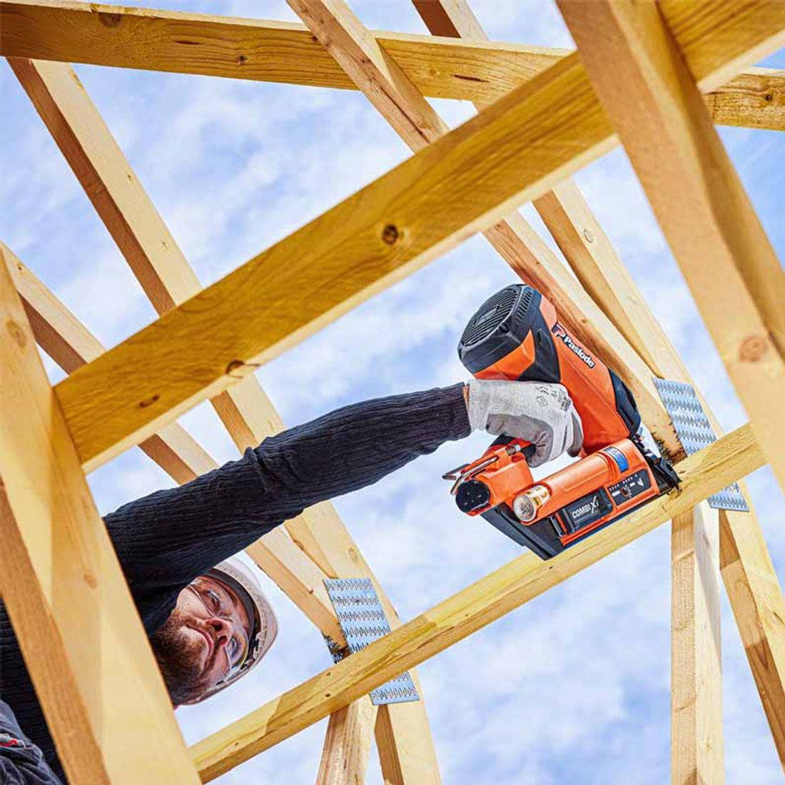 Paslode Combi Xi 2-In-1 Strip Nailer Kit with 2x Magazines and 1x 2.1Ah Battery - 014012