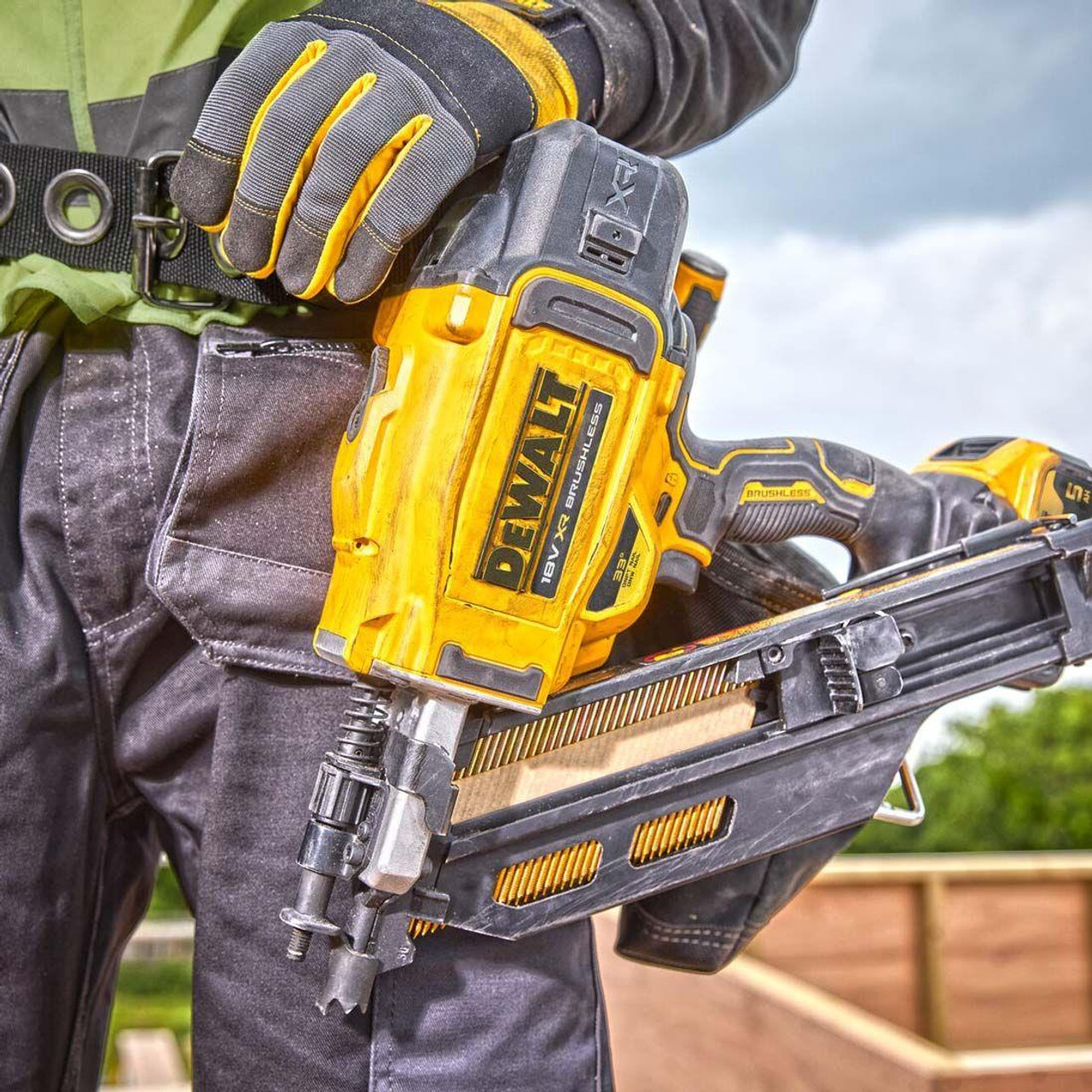 DeWalt DCK246P2-GB 18v Brushless Nailer Twin Pack 2 x 5.0Ah Batteries