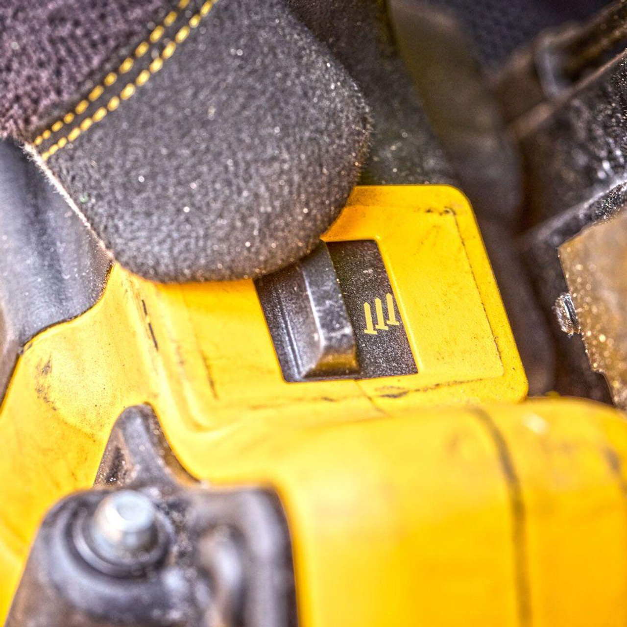 DEWALT DCN930N-XJ 18V XR Brushless 90mm Framing Nailer - Bare Unit