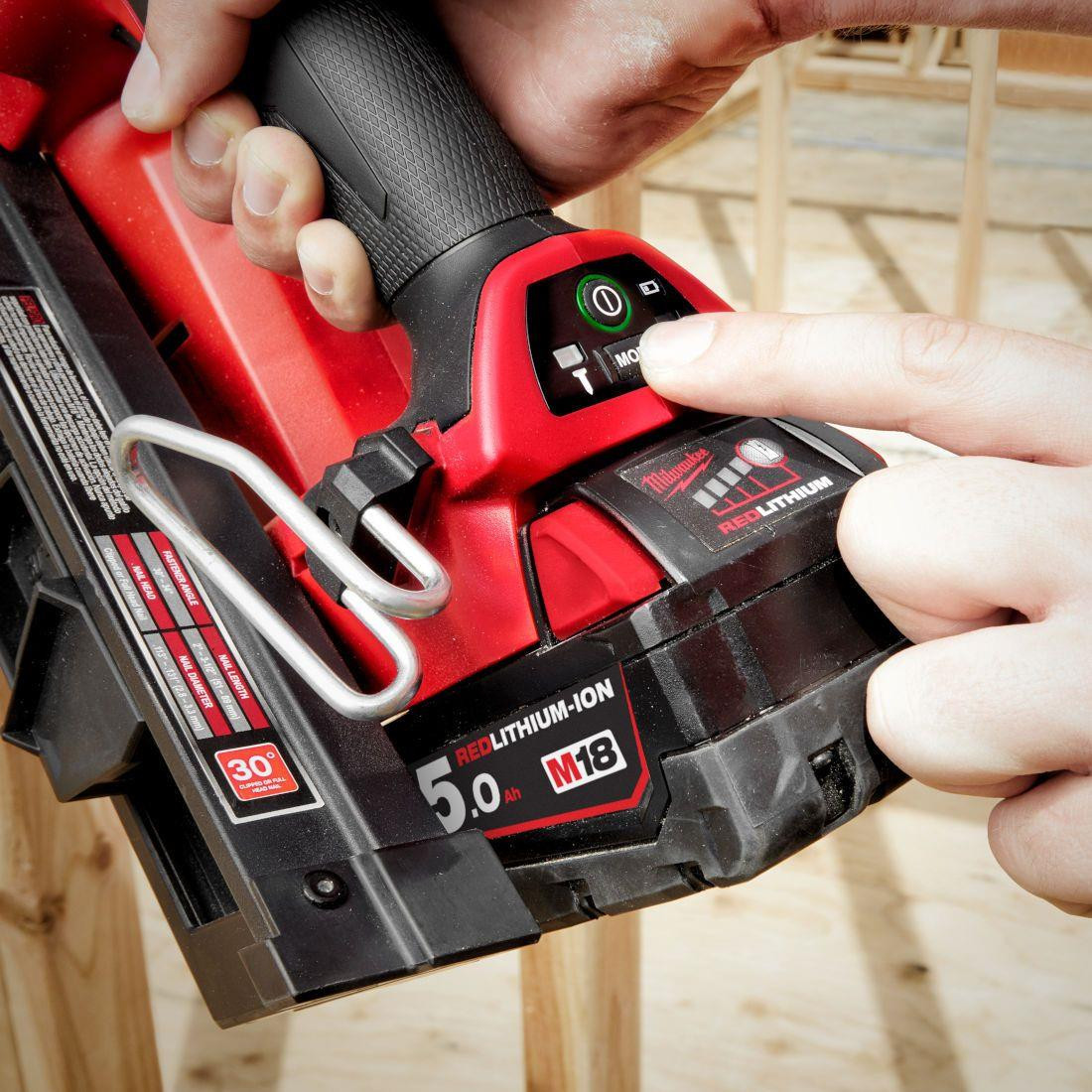 Milwaukee M18 FFN-0C 18v Fuel Cordless Brushless First Fix Framing Nailer Body Only in Carry Case 4933471406