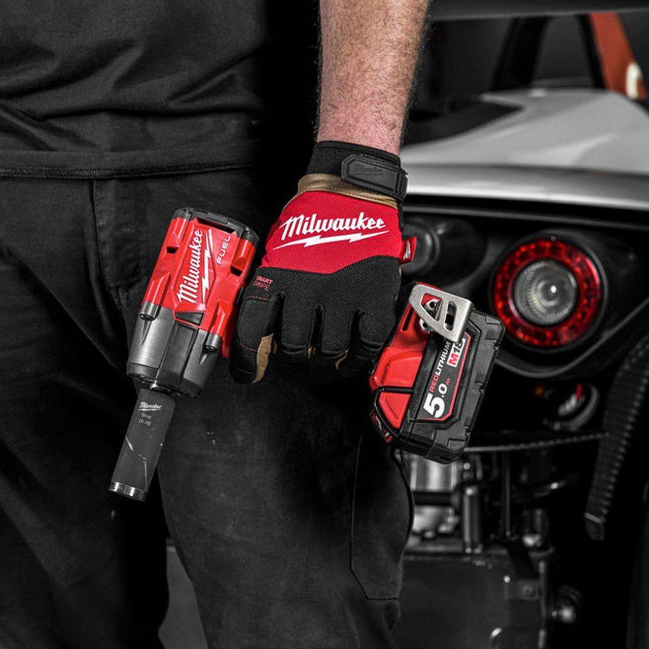 Milwaukee M18 FUEL FMTIW2F12-502X 18v 1/2" Brushless Impact Wrench With Friction Ring Inc 2x 5.0Ah Batts - 4933478451