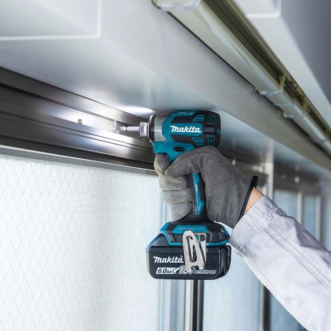 Makita DLX2516TJ 18v LXT Brushless Twin Kit DHP486 Combi Drill & DTD173 Impact Driver Inc. 2x 5.0Ah Batteries