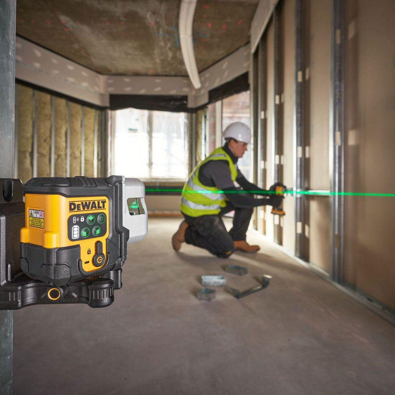 DeWalt DCLE14301GB-XJ USB 3x180° Green Beam Laser Level – Body Only with USB-C Cable