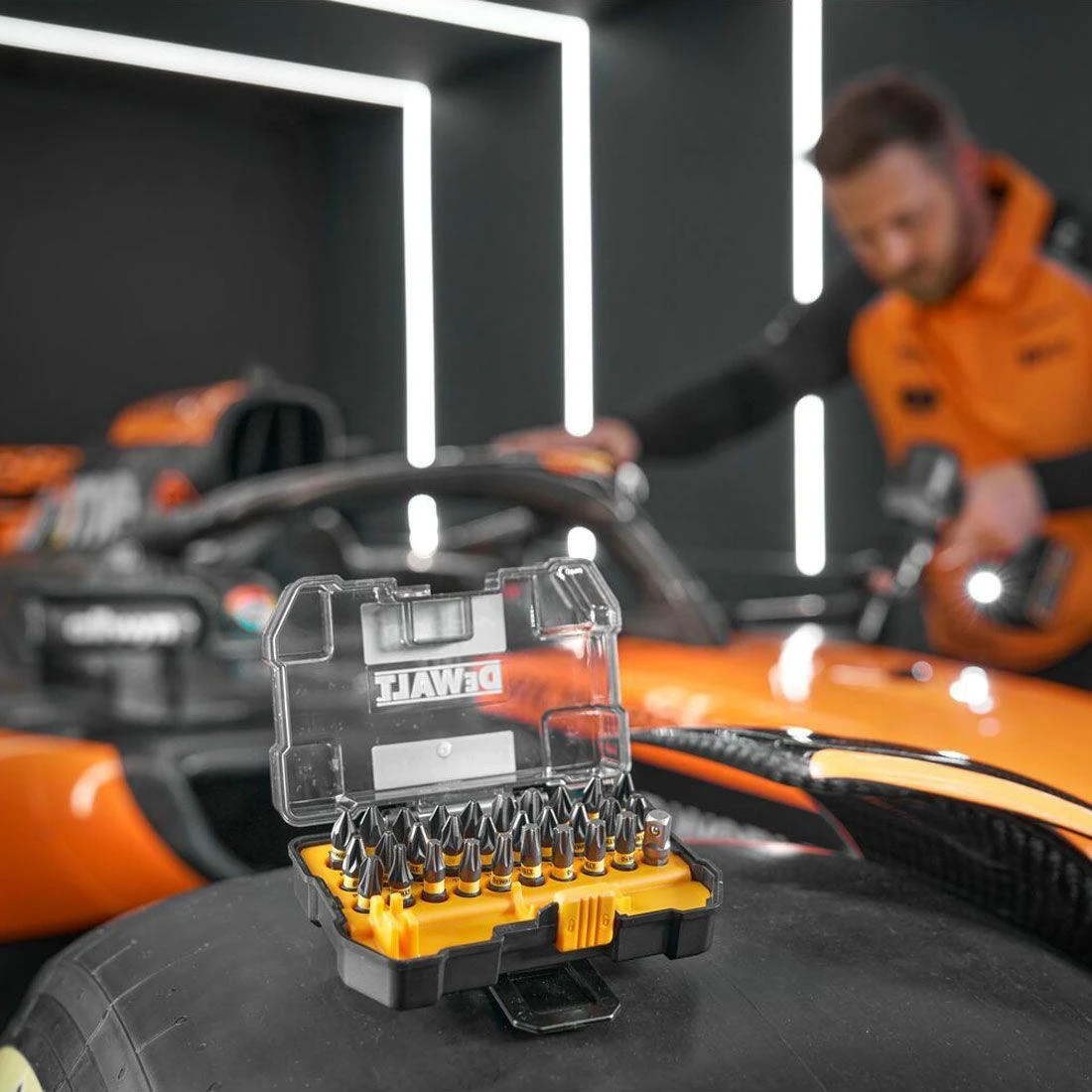 Dewalt X McLaren F1 DT70901T-QZ 32 Piece FLEXTORQ Screwdriving Bit Set