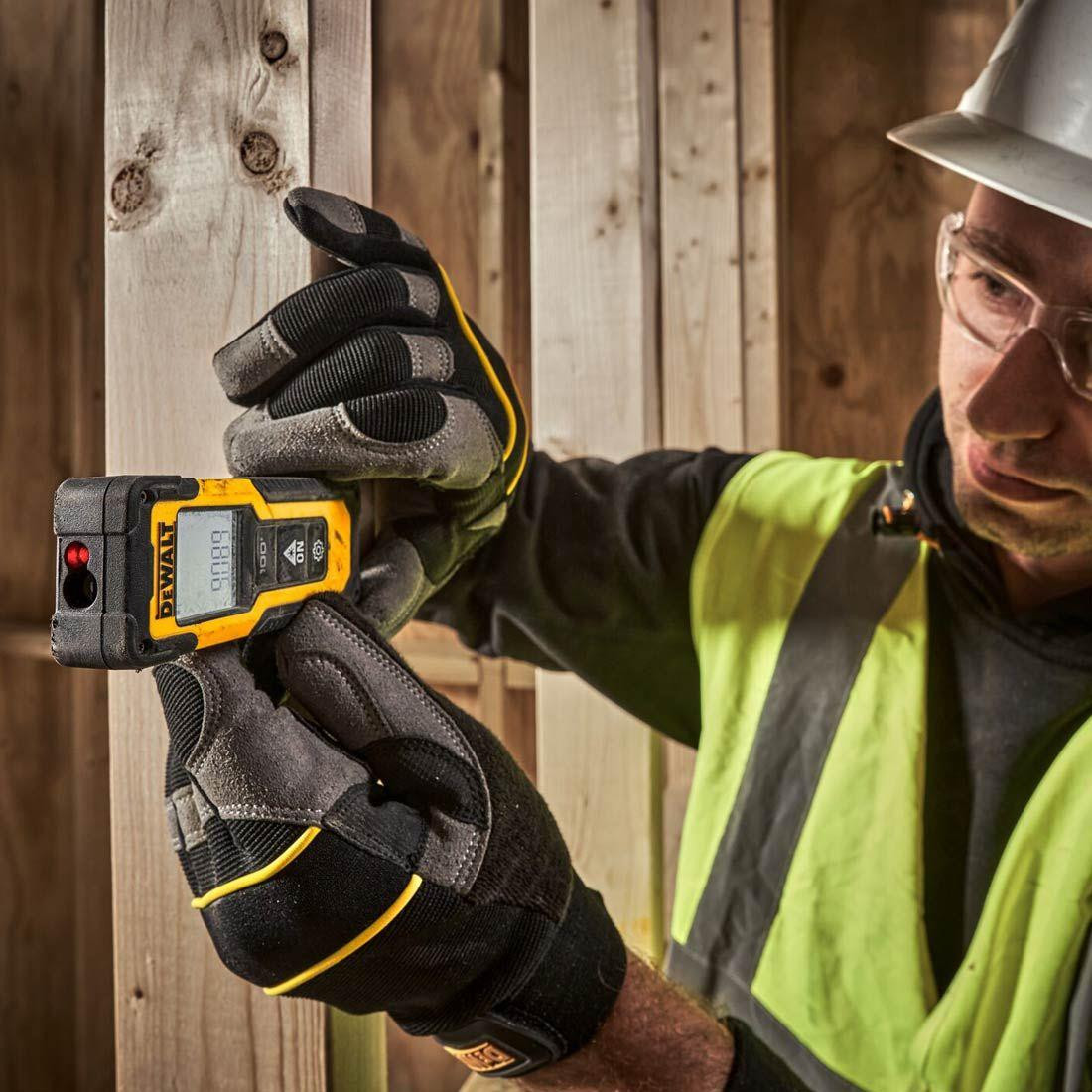 DeWalt DWHT77100-XJ Laser Line Distance Measurer 30m – Includes 2× AAA Batteries