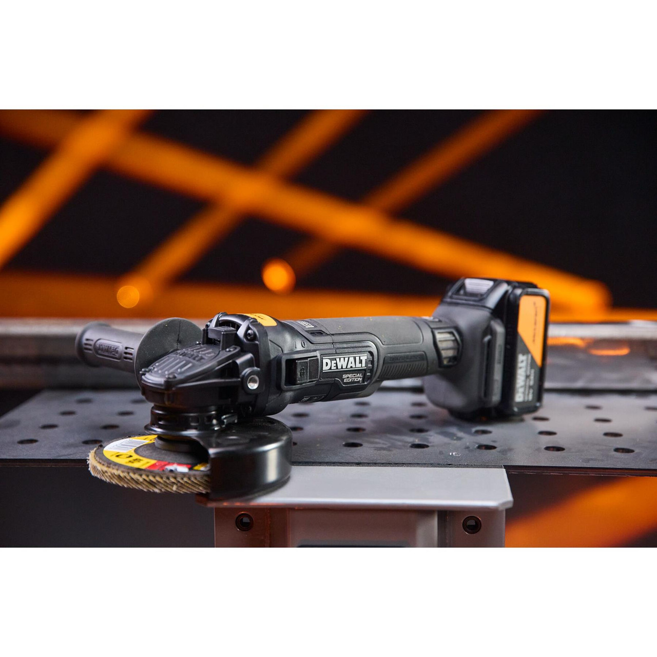 Dewalt X McLaren F1 DCG45MP1T 18V XR Brushless 125mm Angle Grinder – 1 x 5.0Ah Kit with Charger & Case