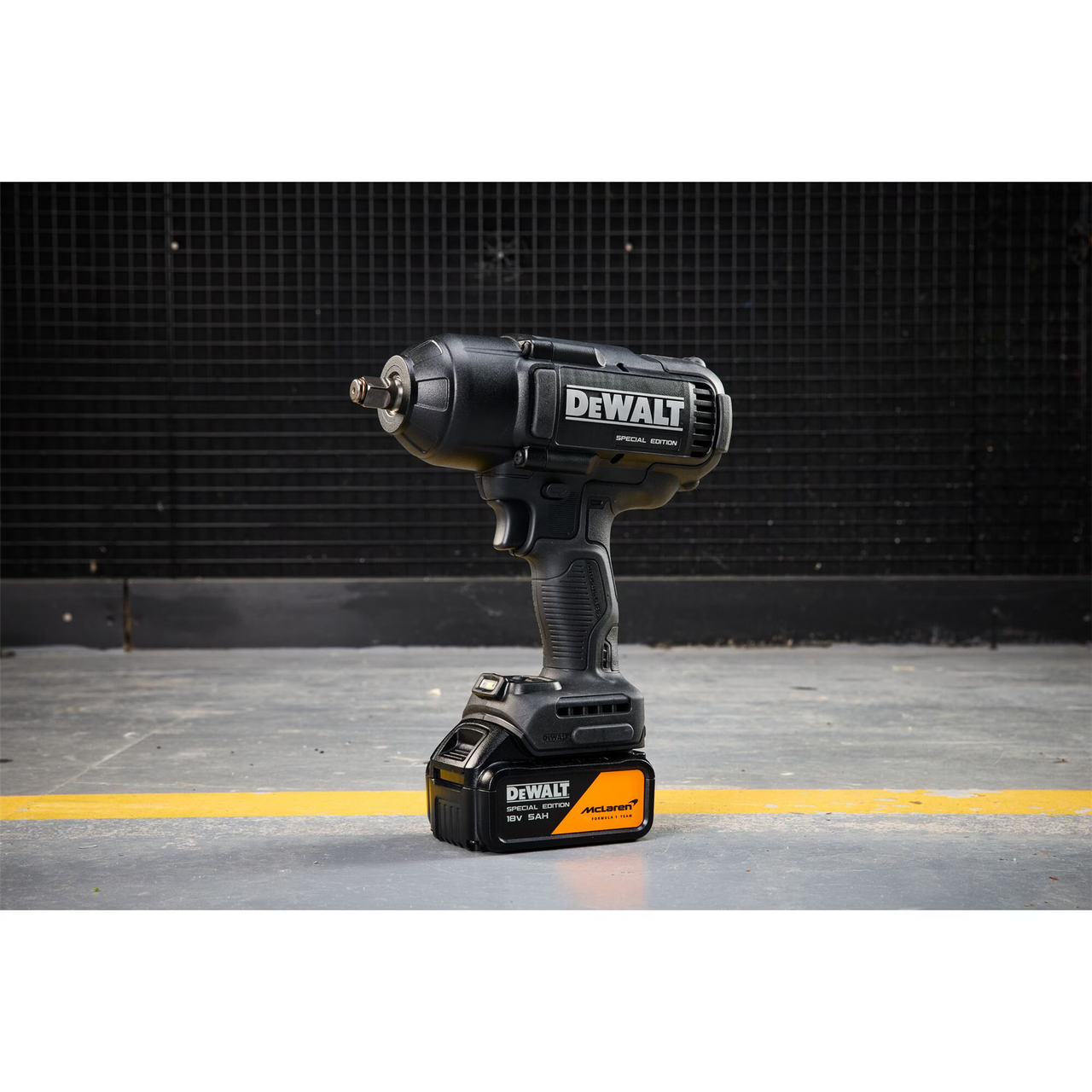 Dewalt X McLaren F1 DCF99MP1T 18V XR Brushless 1/2" Hog Ring Impact Wrench – 1 x 5.0Ah Kit with Charger & TSTAK