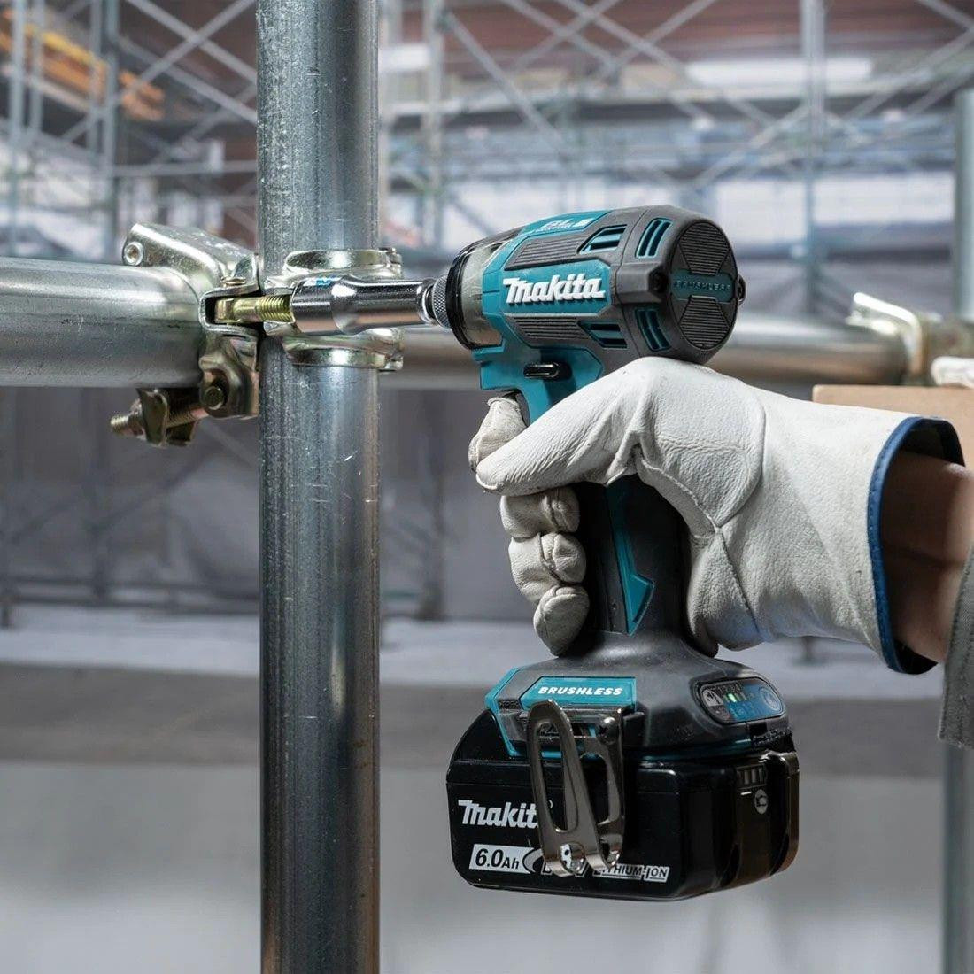 Makita DLX2566TJ 18V LXT Brushless Twin Kit, 2 x 5.0Ah Batteries, Charger and MAKPAC Case