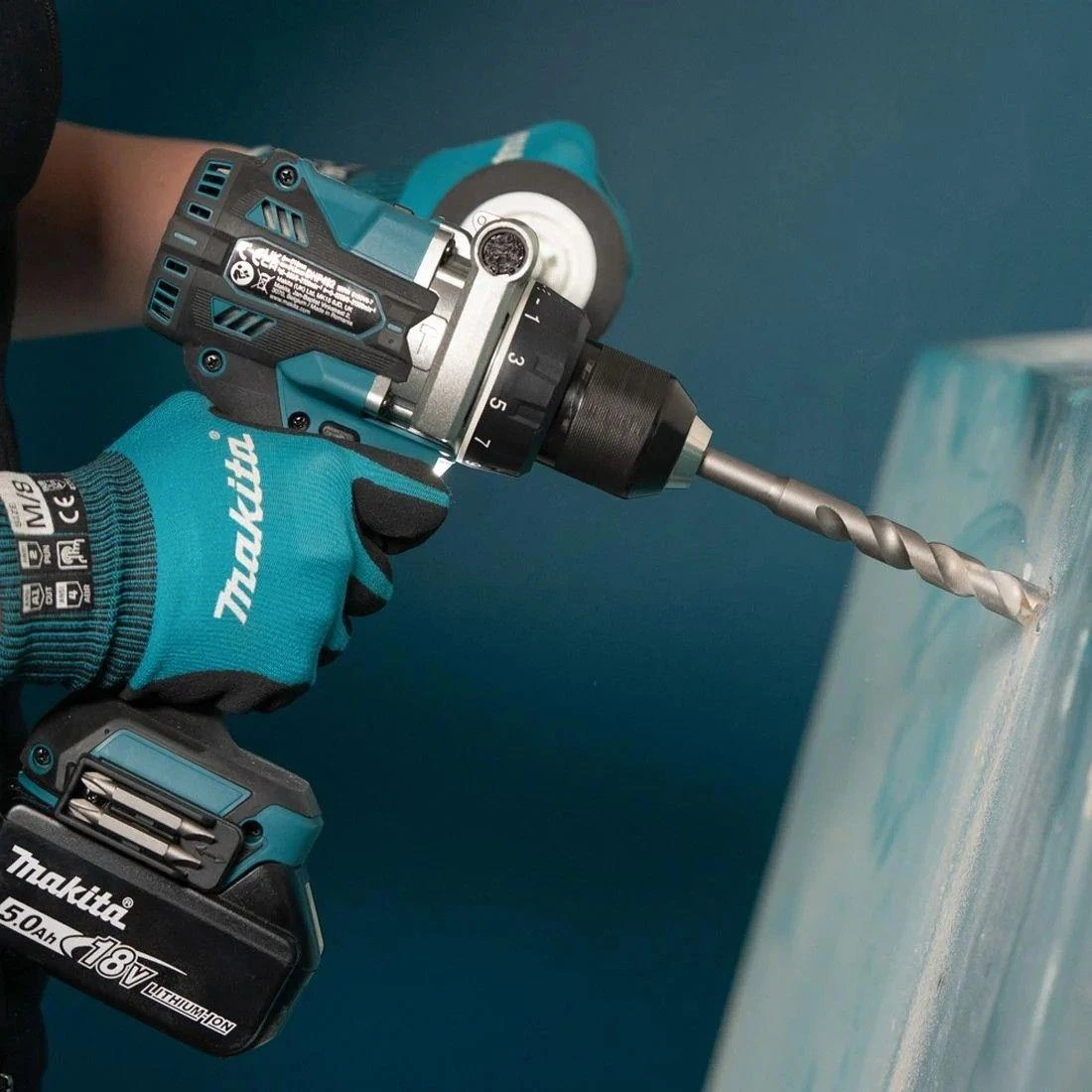 Makita DLX2566TJ 18V LXT Brushless Twin Kit, 2 x 5.0Ah Batteries, Charger and MAKPAC Case