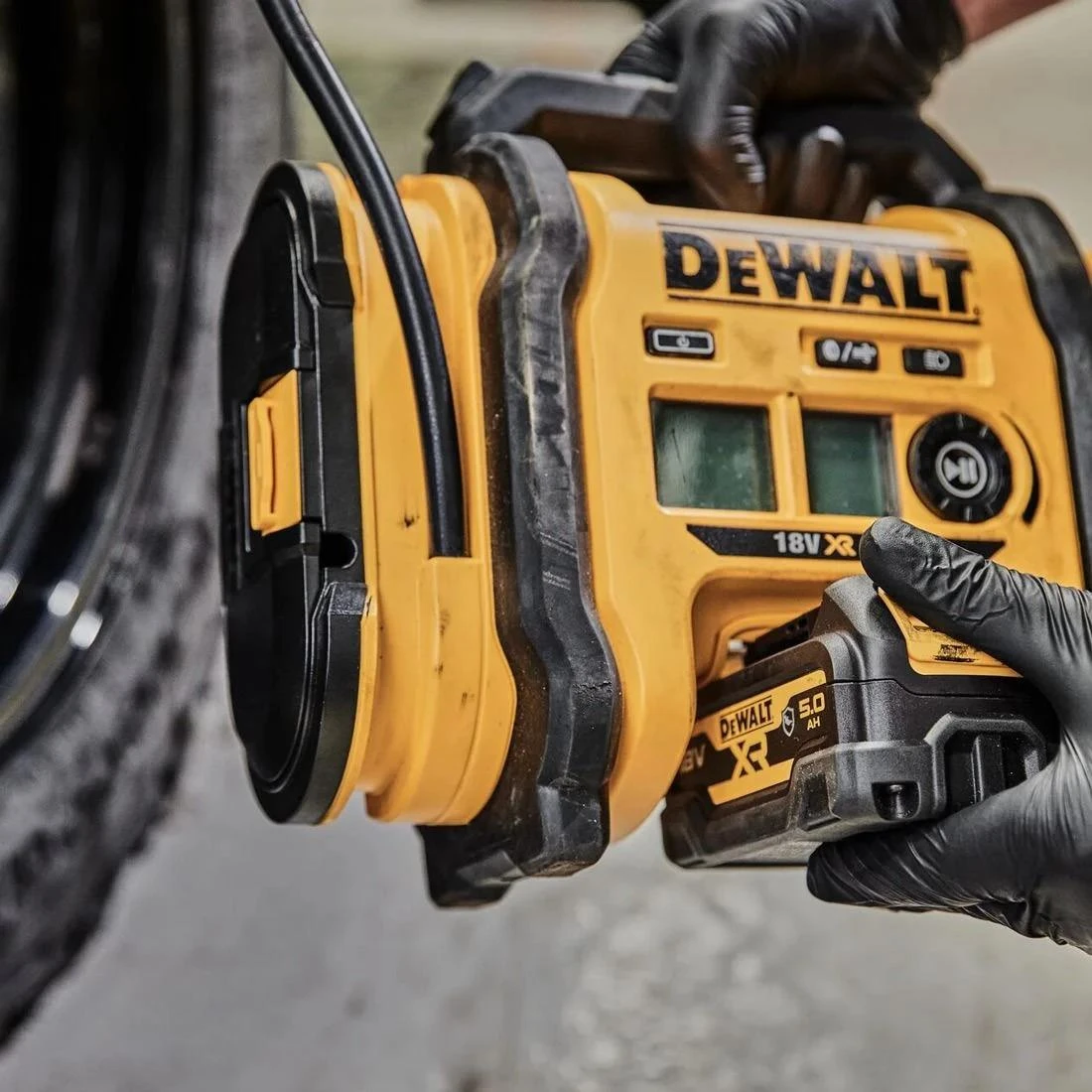DeWalt DCC018N-XJ 18V XR Cordless Tyre Inflator – Body Only