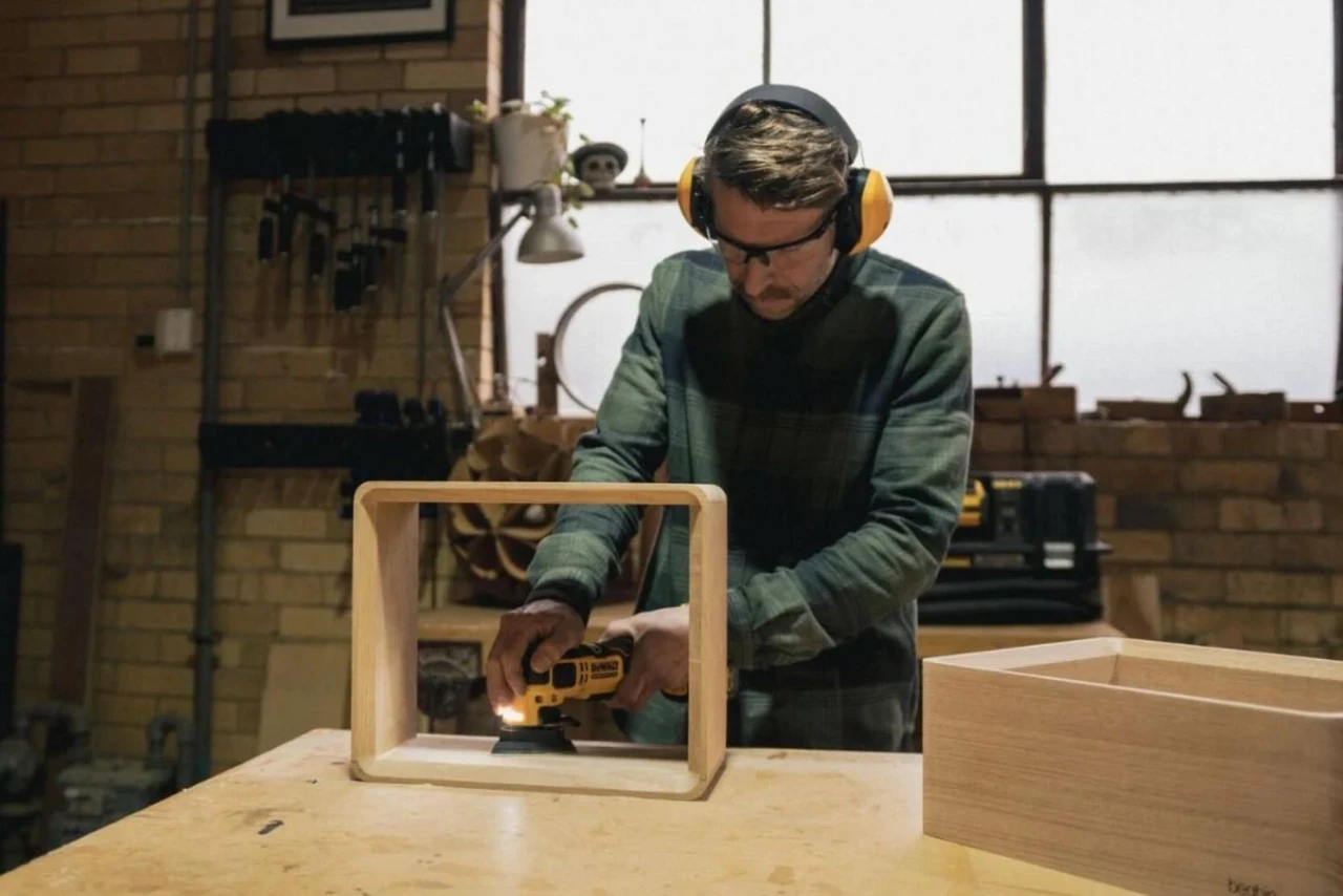 DeWalt DCS358N-XJ 18V XR Brushless Cordless Oscillating Multi-Tool – Body Only