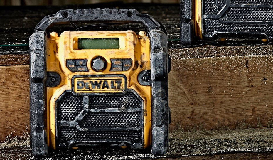 4 Job Site Radios You Need On-Site This Summer