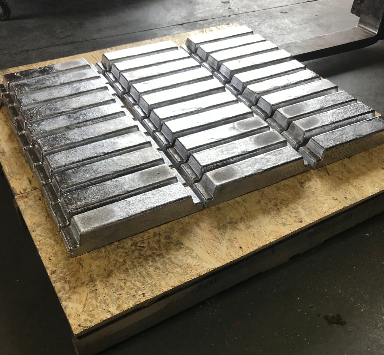 Pallet Antimony Lead Ingots 2-3 % SB 1000 Pounds - RotoMetals